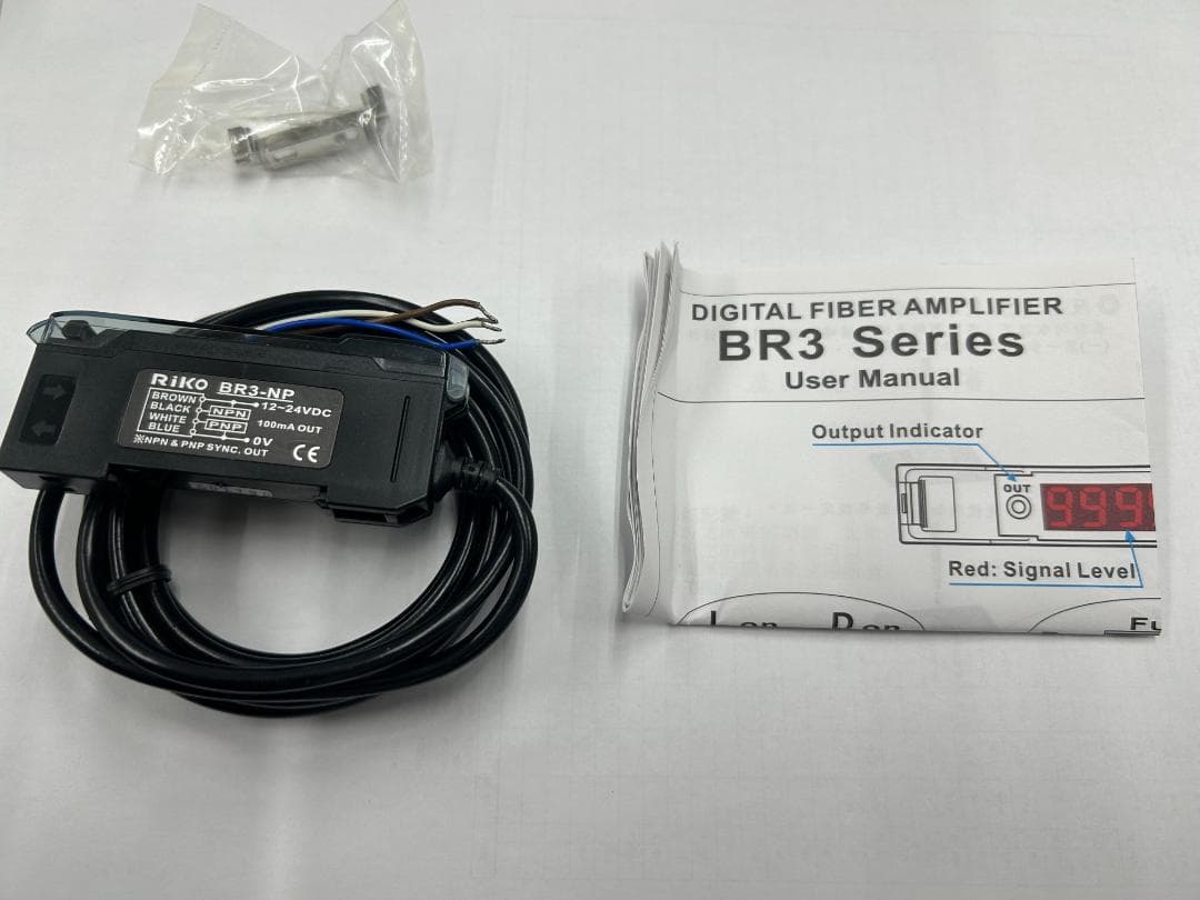 未使用　RIKOBR3-NPデジタルファイバーアンプ
