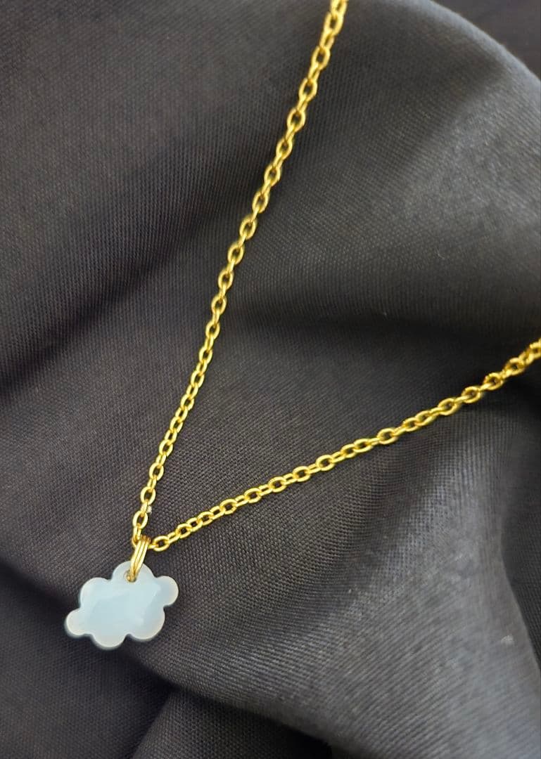 週末お値下げ 美品 マリーエレーヌドゥタイヤック ブルーカルセドニー 雲チャーム