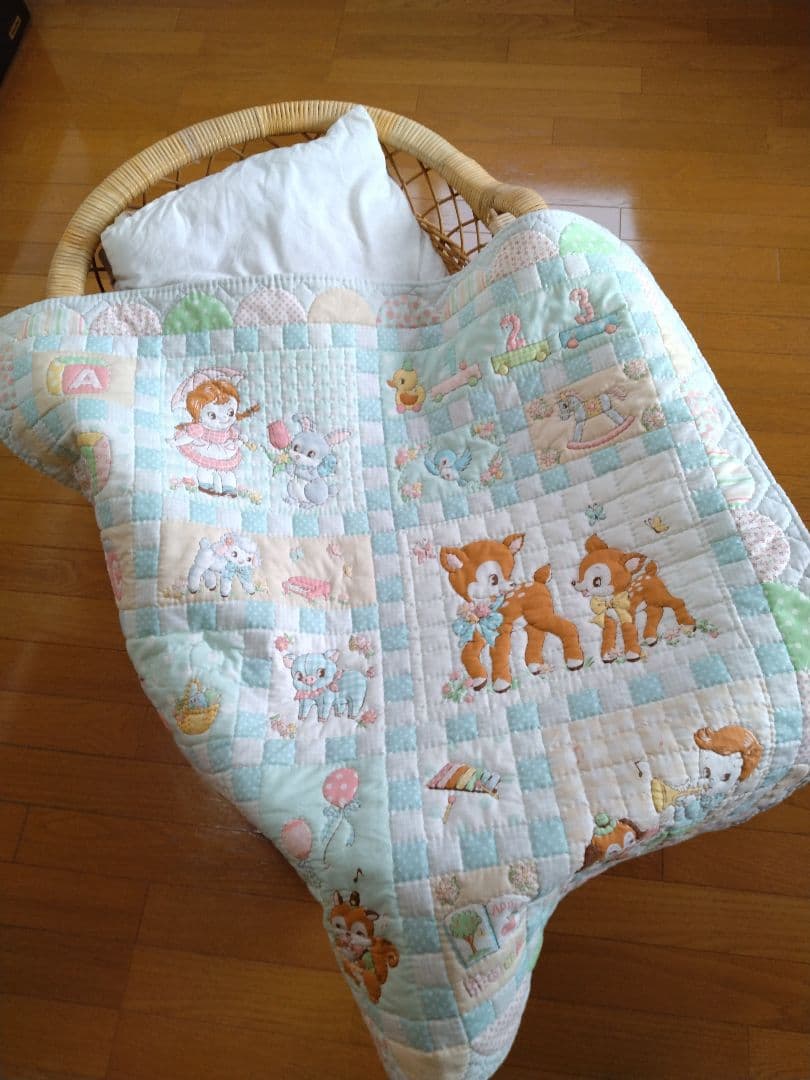 出産祝　ベビーキルトブランケット、マット、ハンドメイド、アニマル、88×86cm