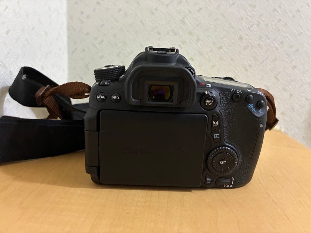 一眼レフカメラEOS 70D・ボディーレンズ