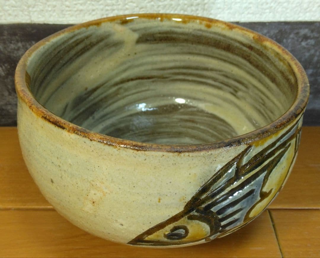 人間国宝 金城次郎 魚茶碗(刷毛目魚紋茶碗）栞 共箱 美品 壺屋焼 壷屋焼 上作