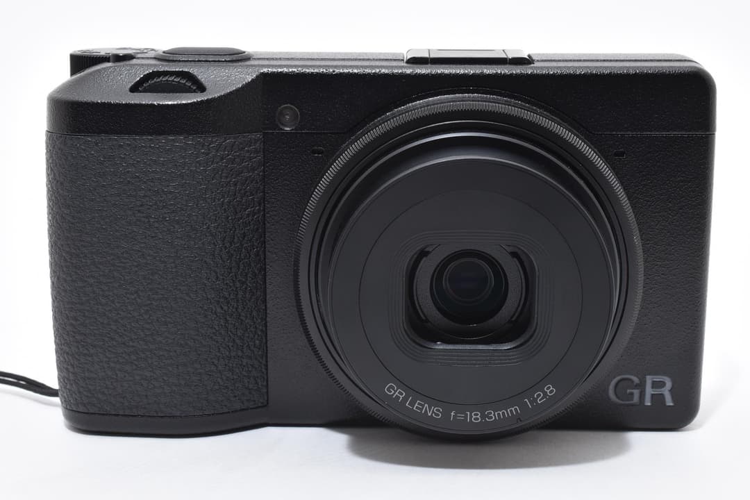 ■4239ショット！ほぼ新品■ リコー GRIII #C780