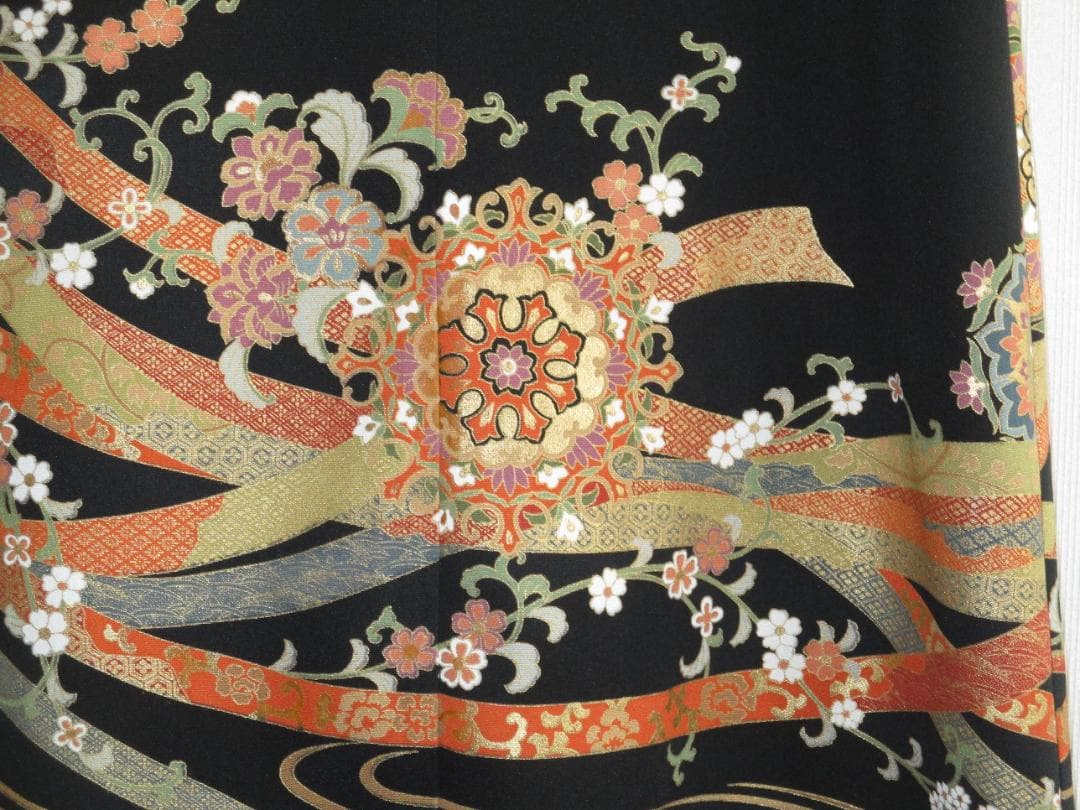 S～Mサイズ 黒留袖からの着物リメイクドレスです 　着丈１２２cm