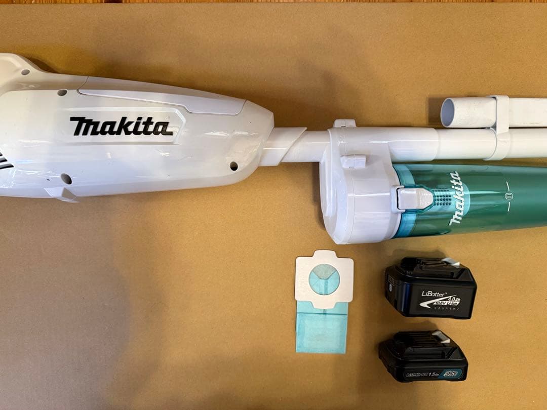 マキタ makita CL107FD スティック型クリーナー (中古 動作品)