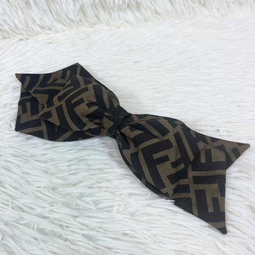 FENDI フェンディ バレッタ リボン ズッカ柄 ゴールド金具