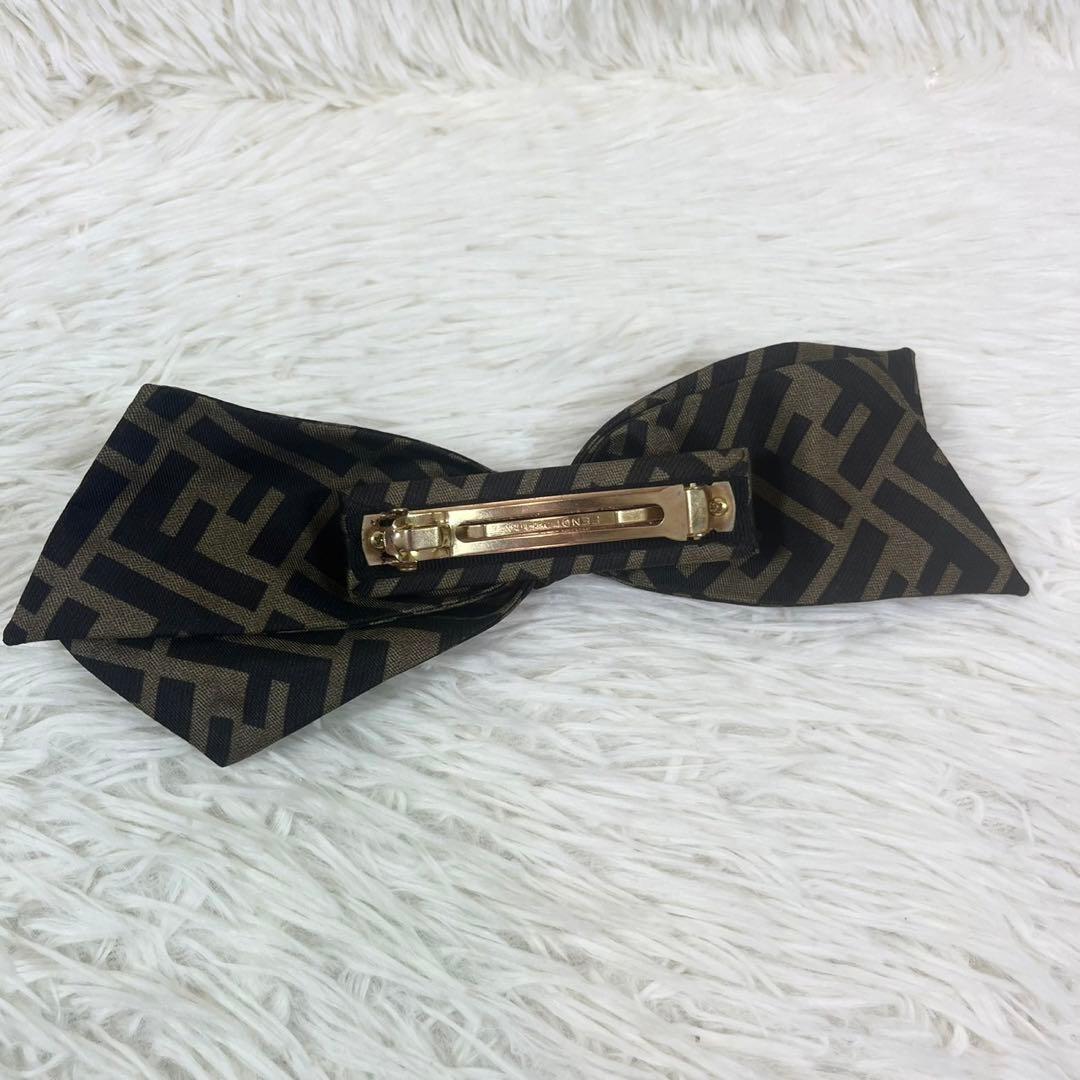 FENDI フェンディ バレッタ リボン ズッカ柄 ゴールド金具