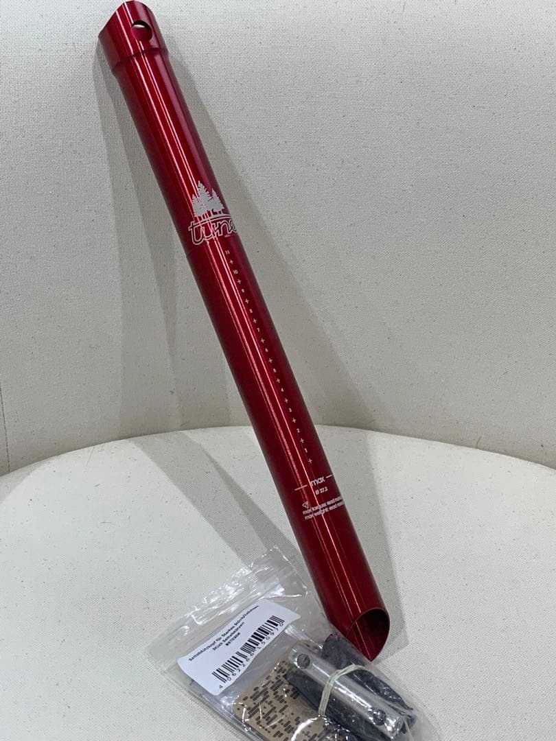 tune シートポスト 赤