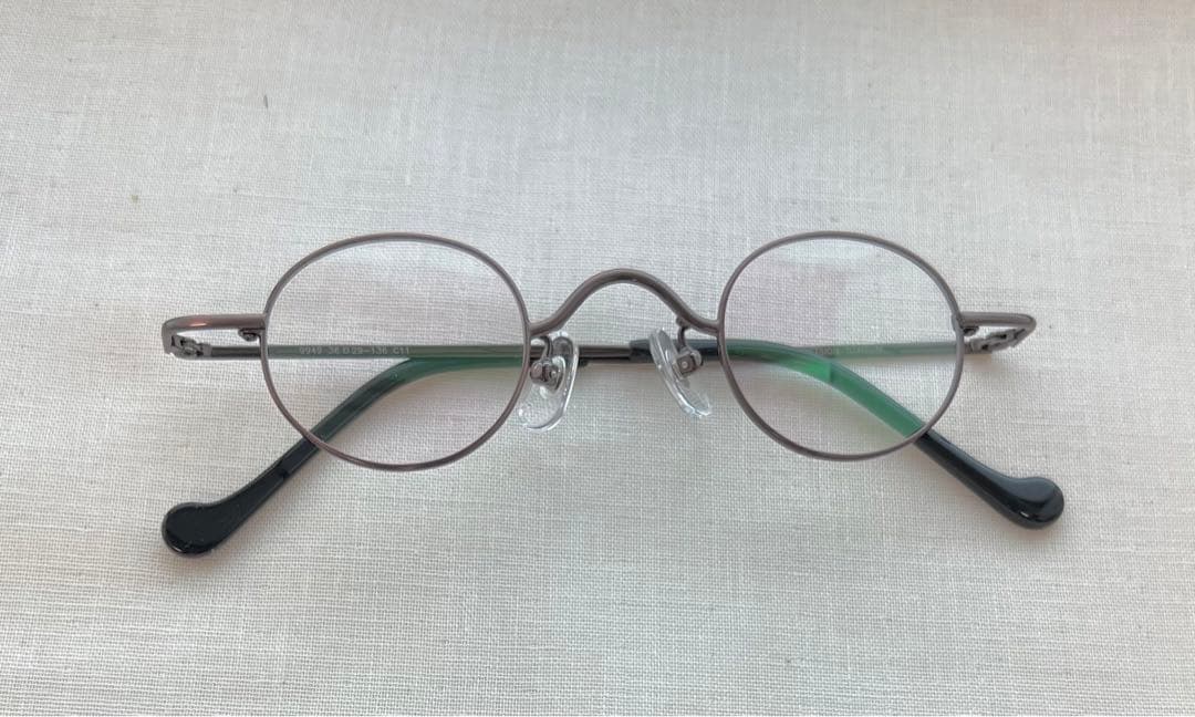 メタルフレーム　ウスカルメガネ　強度近視