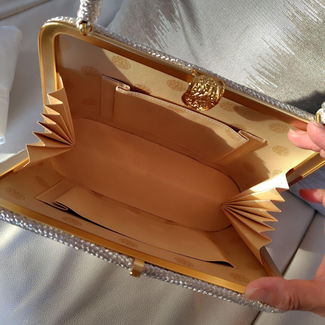 週末セール【新品未使用】絹製ハンドバッグ・パーティーバッグ神田胡蝶