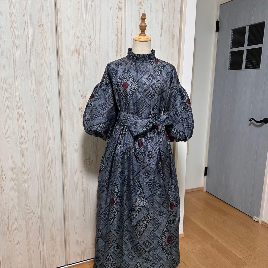 着物リメイク 大島紬からフリル襟の後ろボタンワンピース(L)