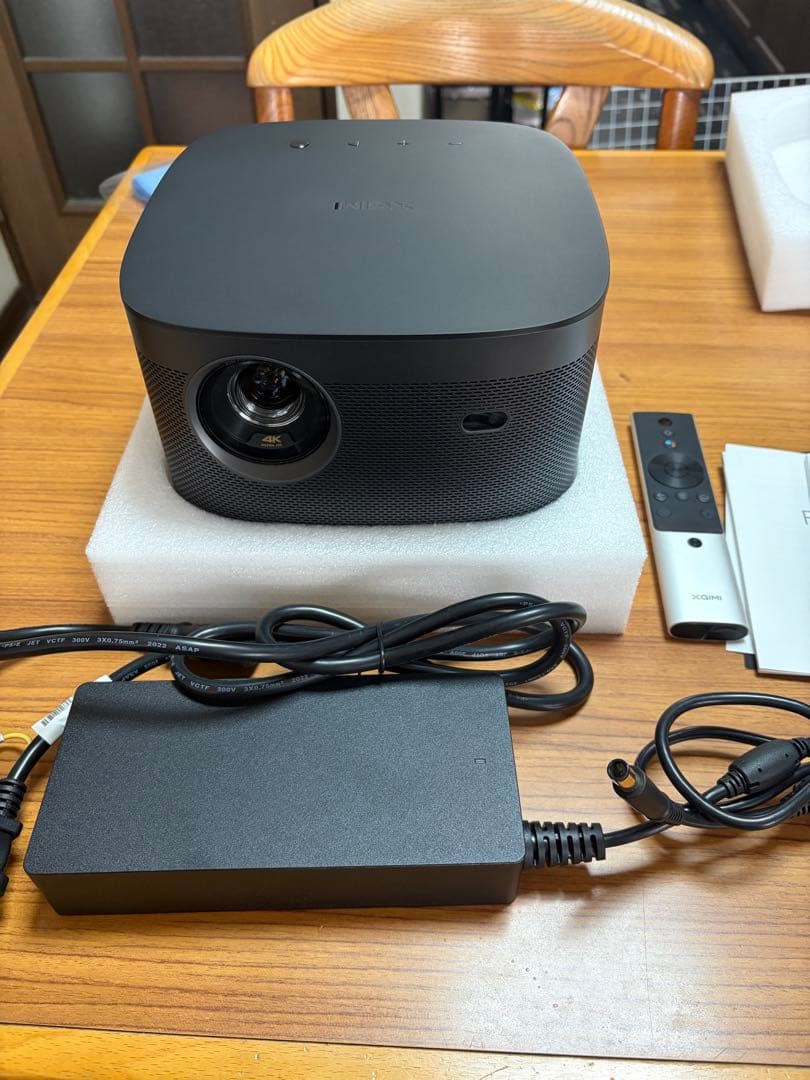 XGIMI HORIZON PRO 4Kプロジェクター本体