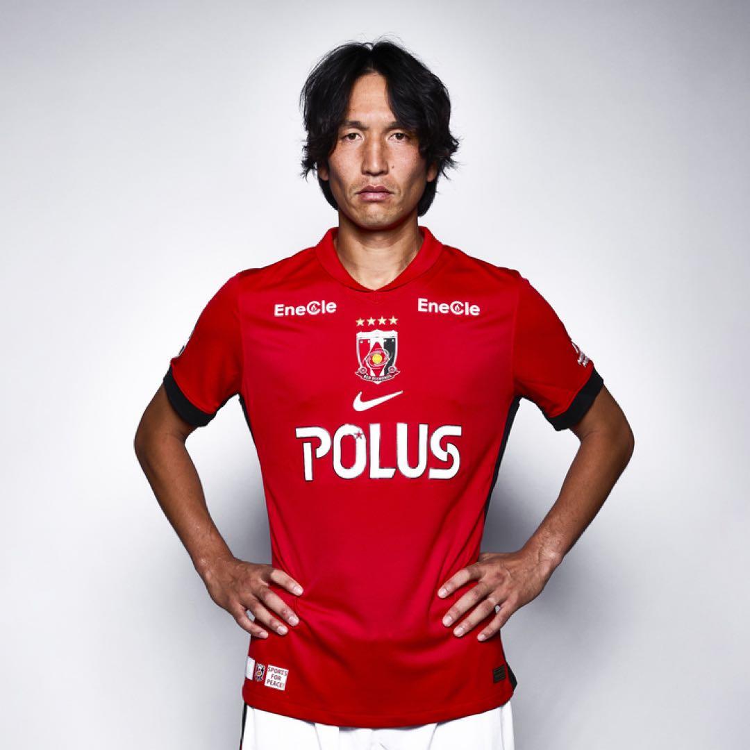 浦和レッズ Nike サッカーシャツ Mサイズ