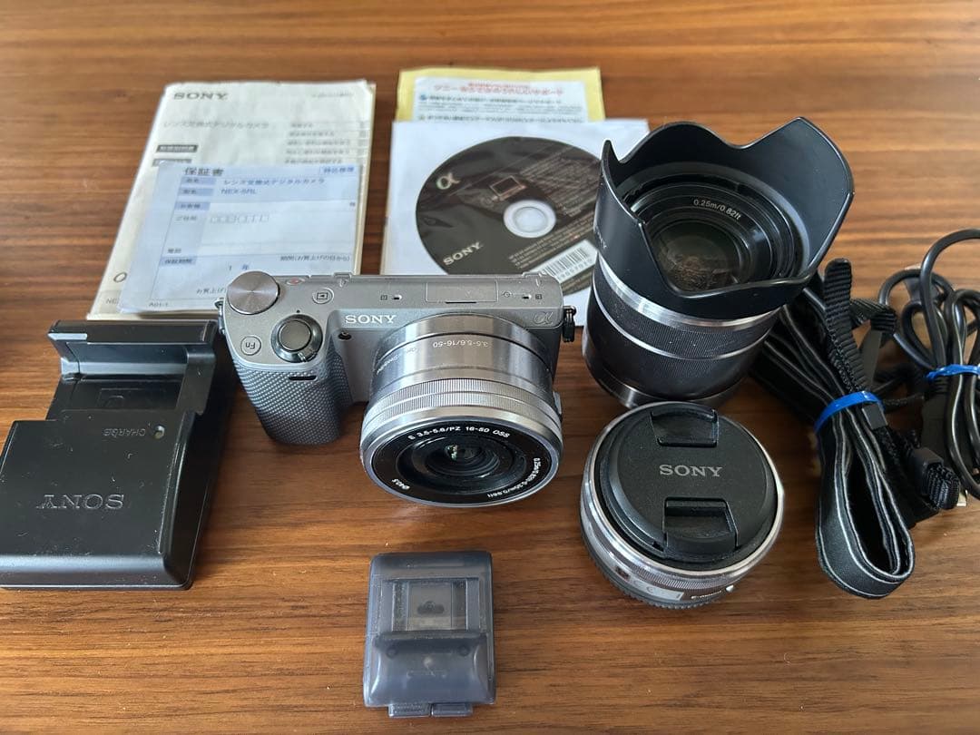 SONY NEX-5R ミラーレスカメラ Eマウント　レンズ他おまけ付き