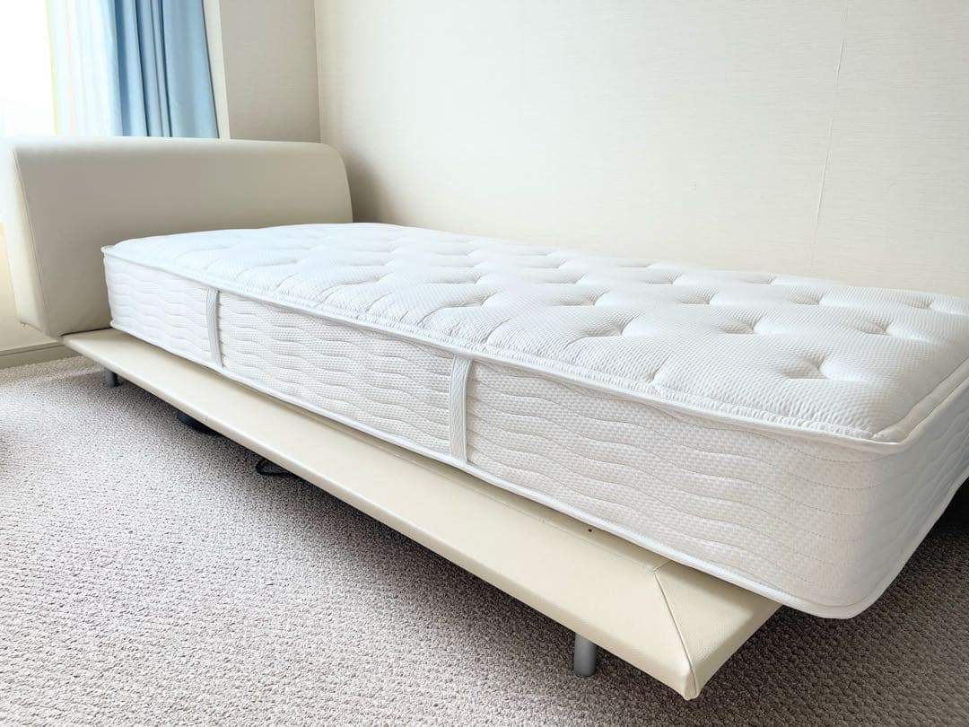 ballada　カッシーナ　ベッドフレーム