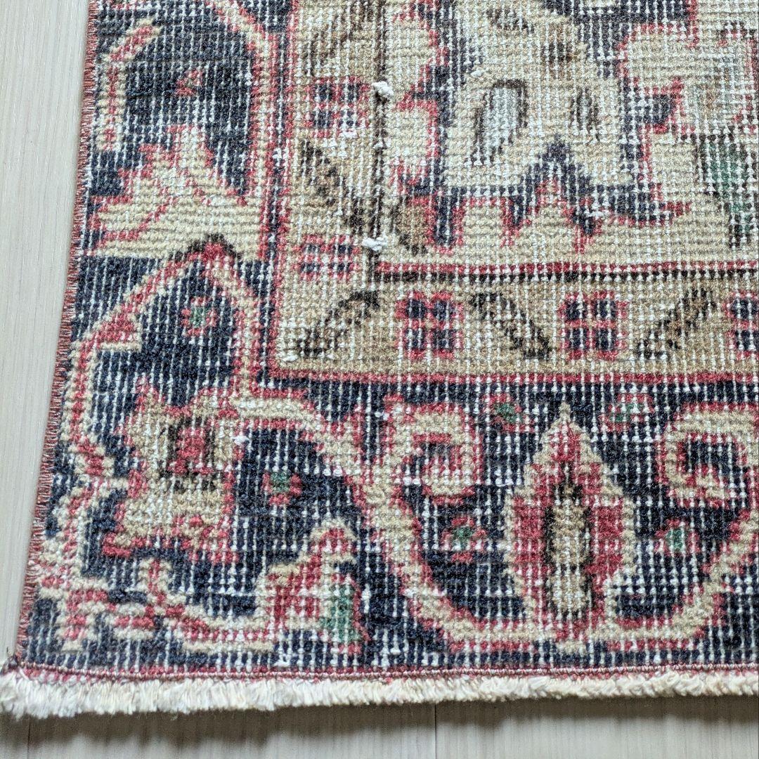 101×200 擦れた赤メダリオン　トルコヴィンテージラグ