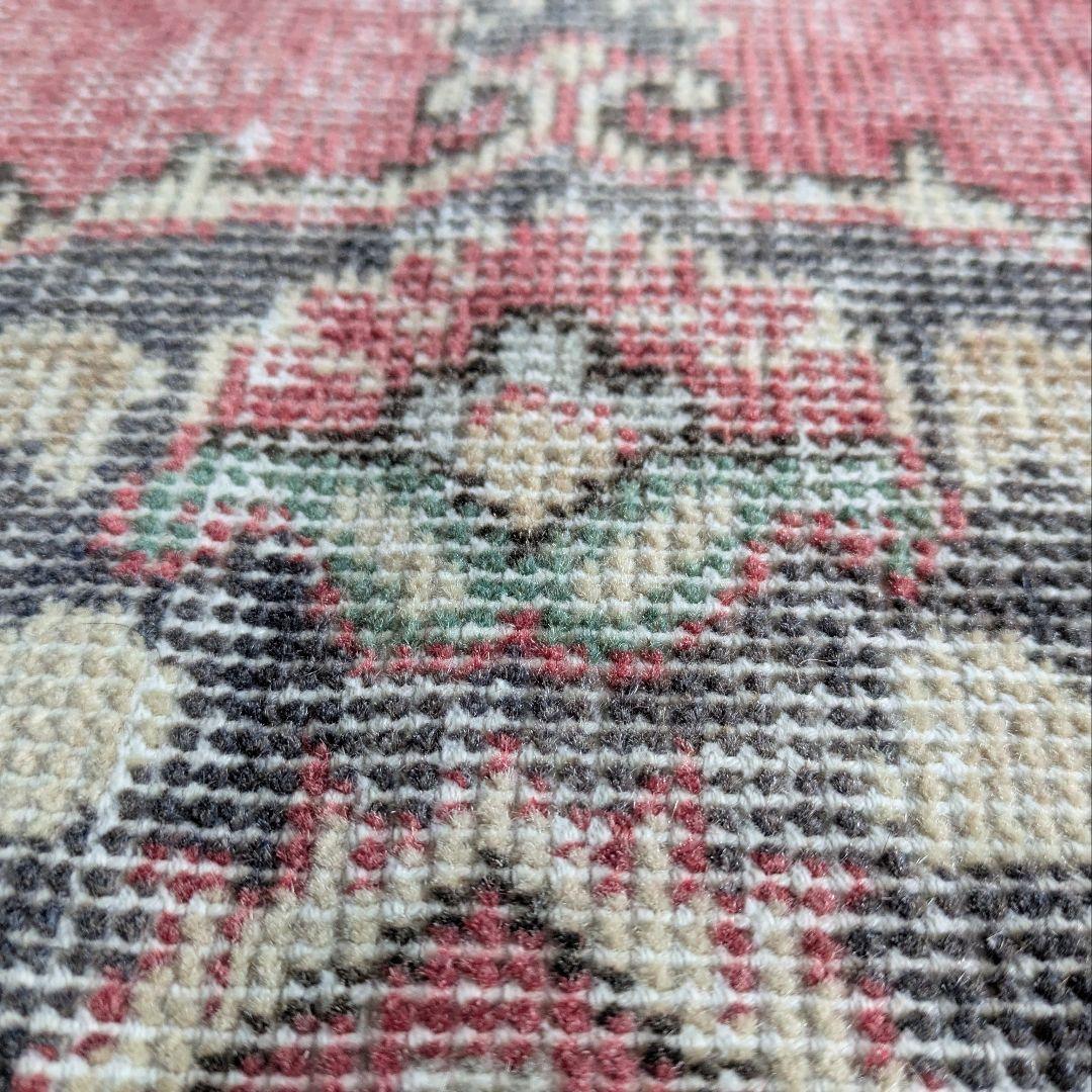 101×200 擦れた赤メダリオン　トルコヴィンテージラグ