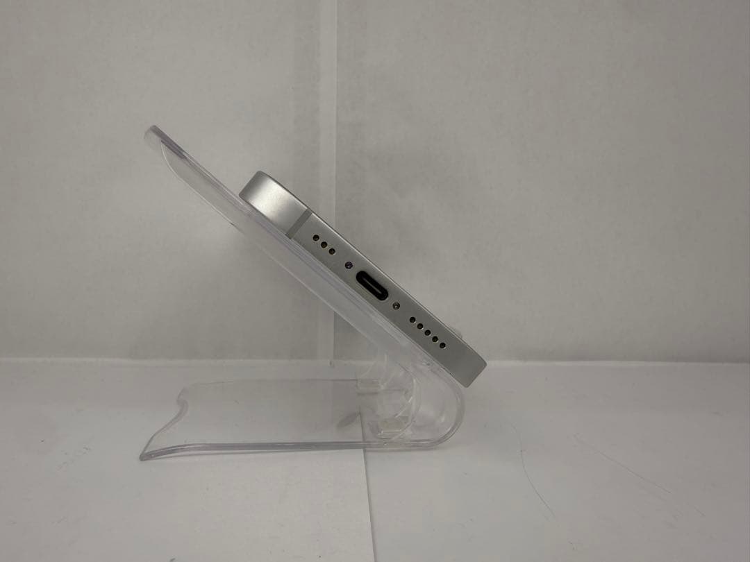 iPhone16e 128GB ホワイト 海外版 SIMフリー　ロックなし