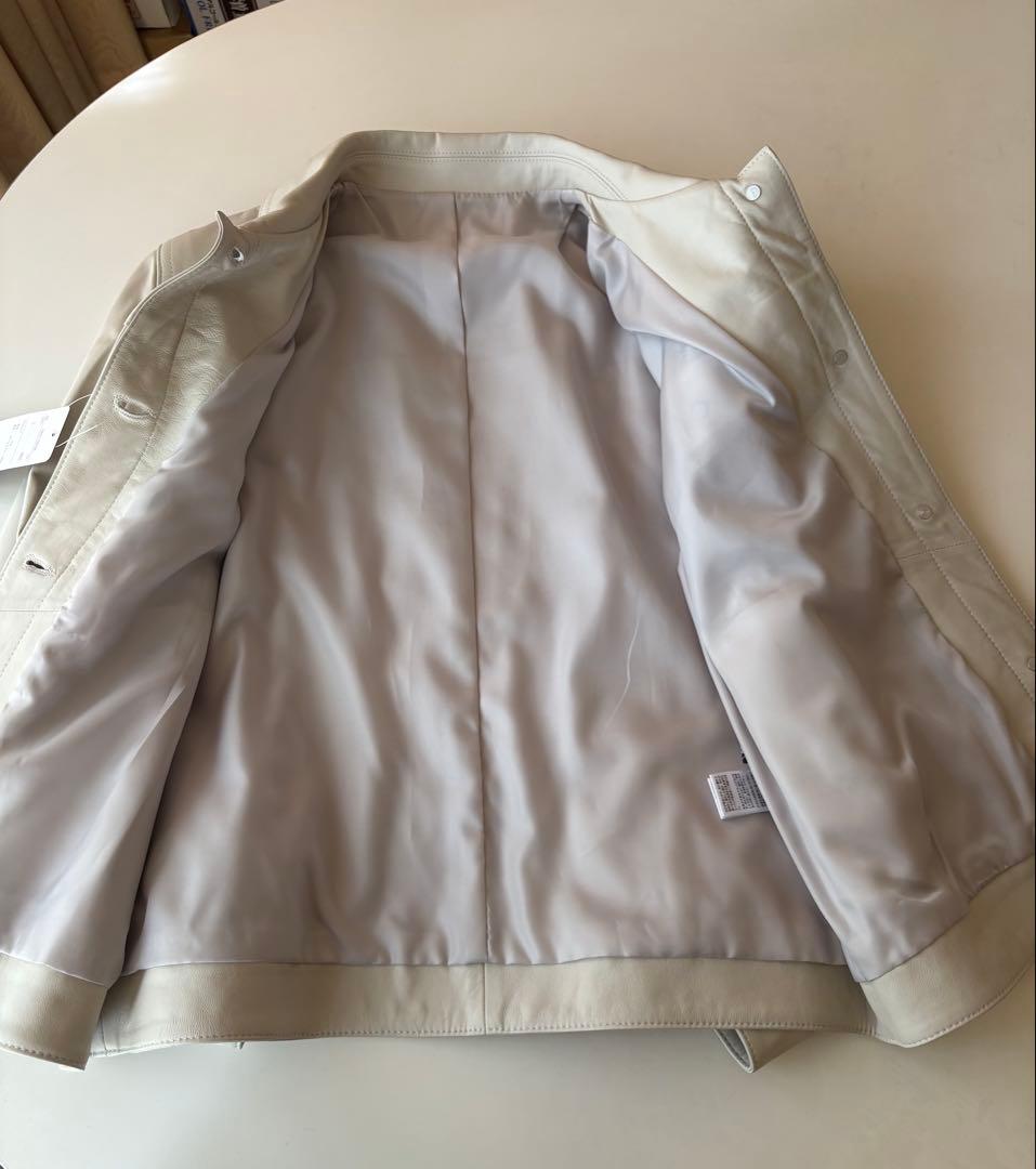 新品タグ付き 羊革 レザージャケット オフホワイト　Lサイズ
