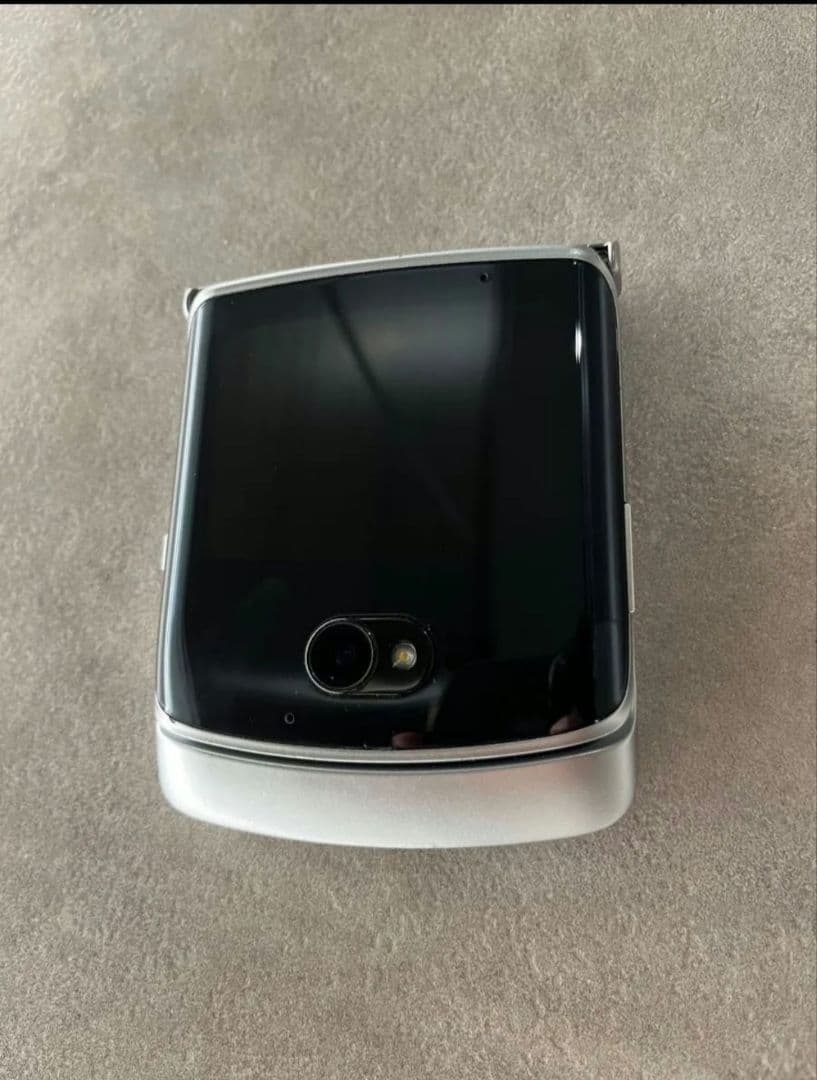 海外スマホ Razr 5G SIMフリー Liquid Mercury