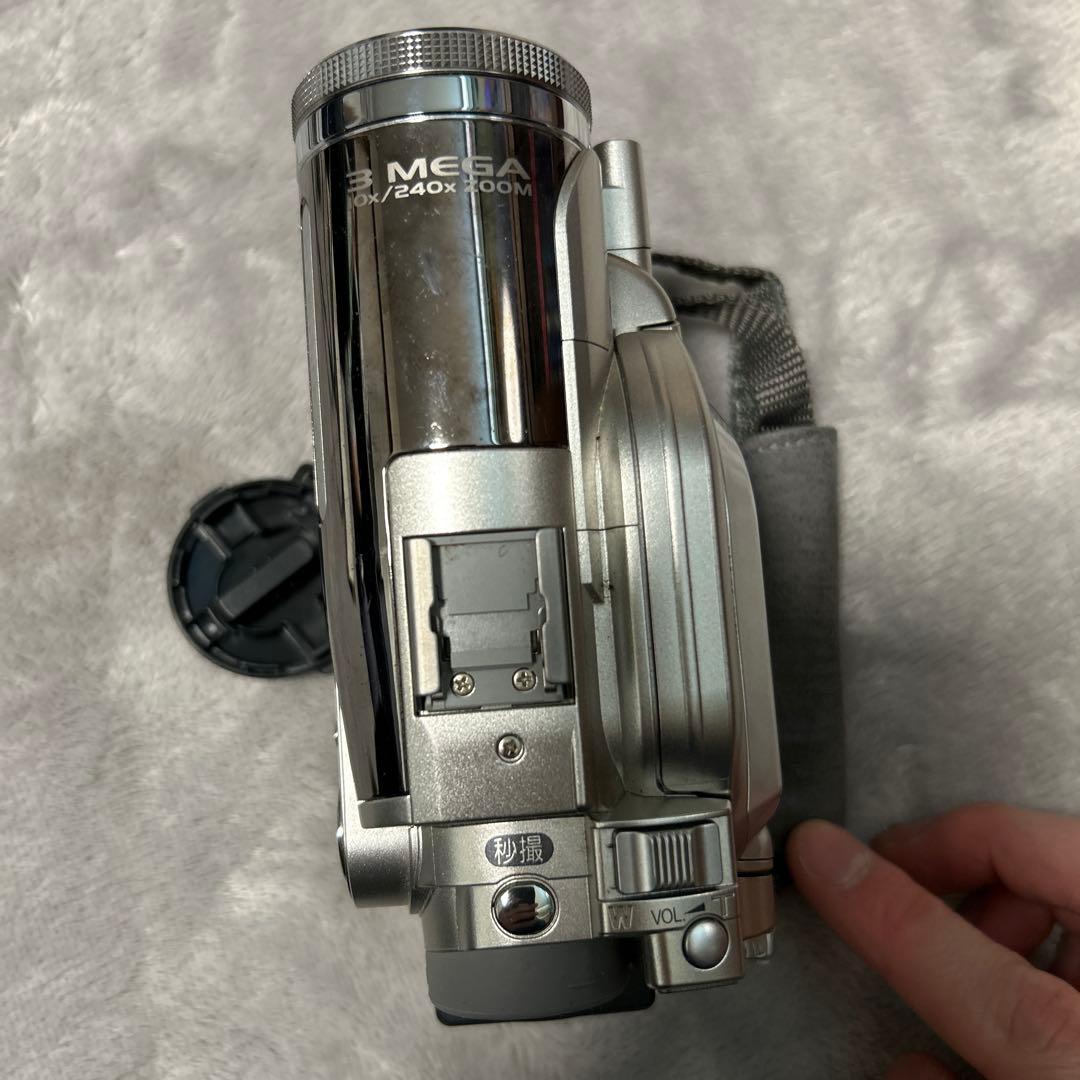 HITACHI WOOO HYBRID CAM 13メガピクセル　レトロ