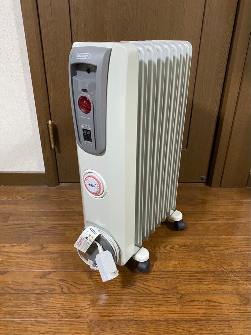 デロンギ　オイルヒーター　8〜10畳用