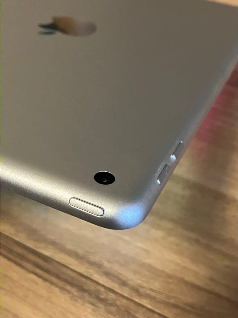 iPad第6世代 9.7インチ 128GB MR7K2J/A WiFi シルバー