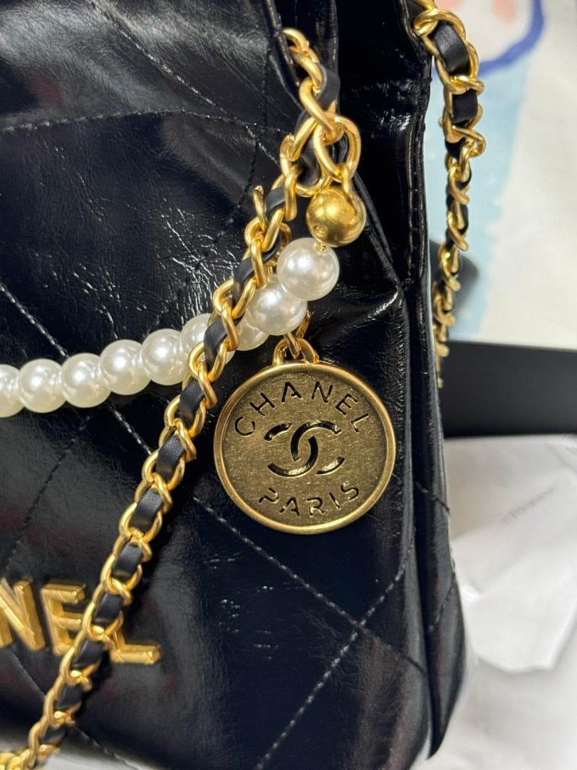 希少✨ 状態良好 ブラック cHaNeL✨サコッシュ パール付き