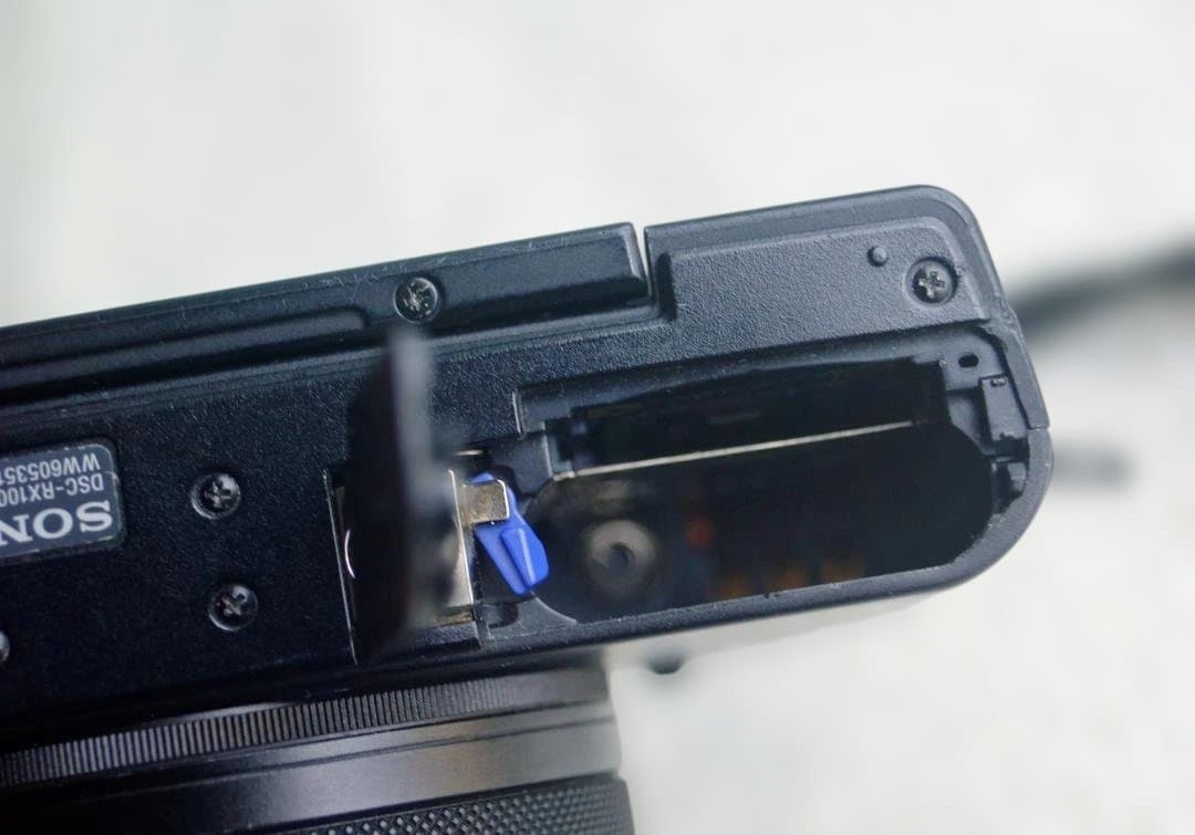 【ジャンク】SONY DSC-RX100M5()【動作可】