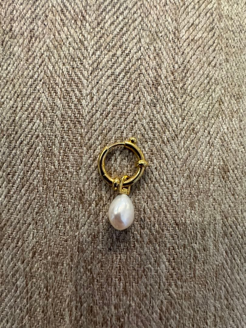 MARIA BLACK ゴールドパールピアス