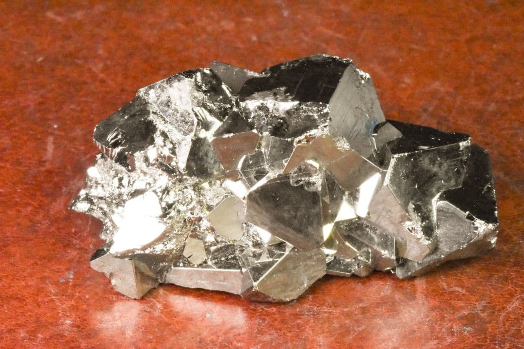 ペルー ワンサラ鉱山産 八面体パイライトS-01