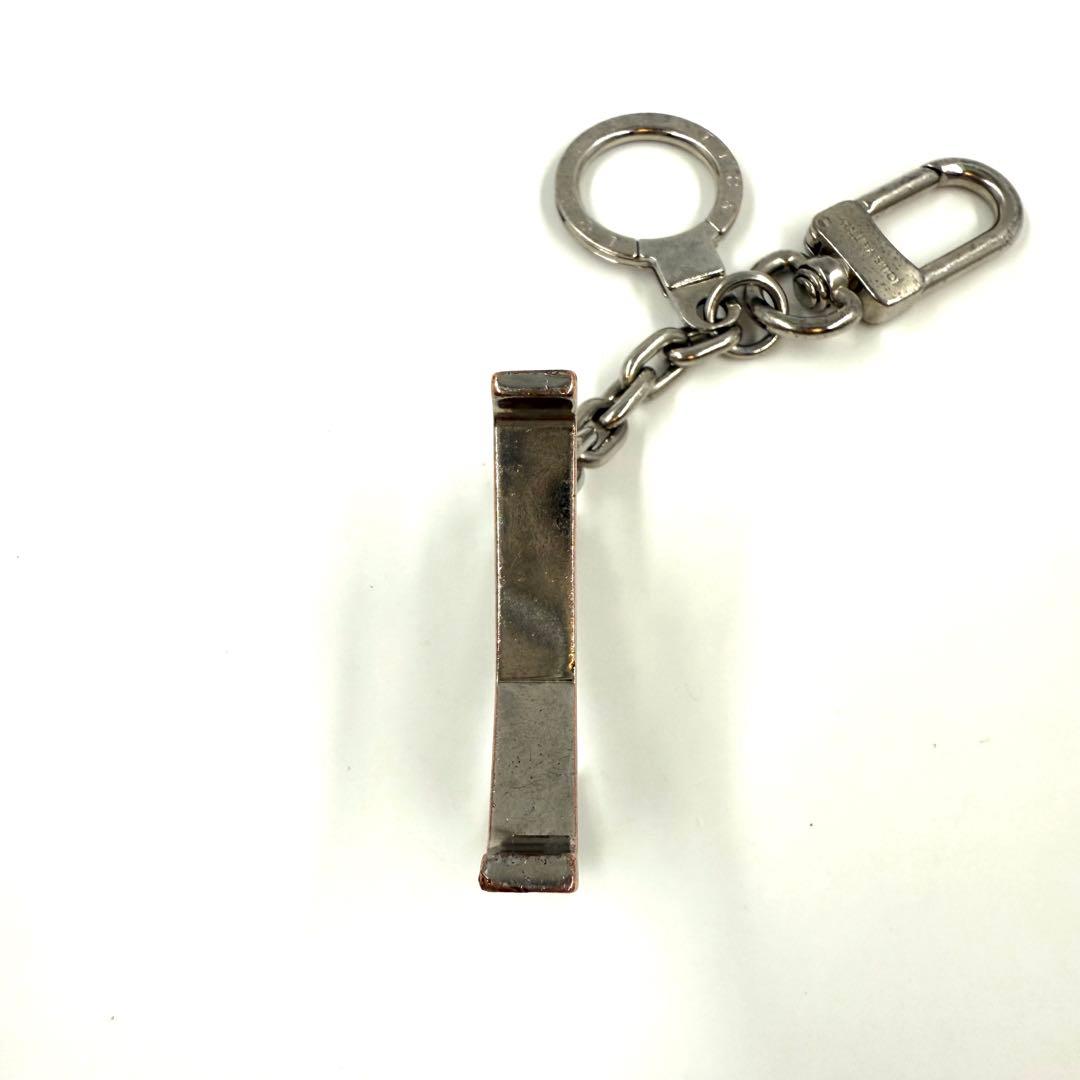 LOUIS VUITTON LVロゴキーホルダーチャーム　シルバー