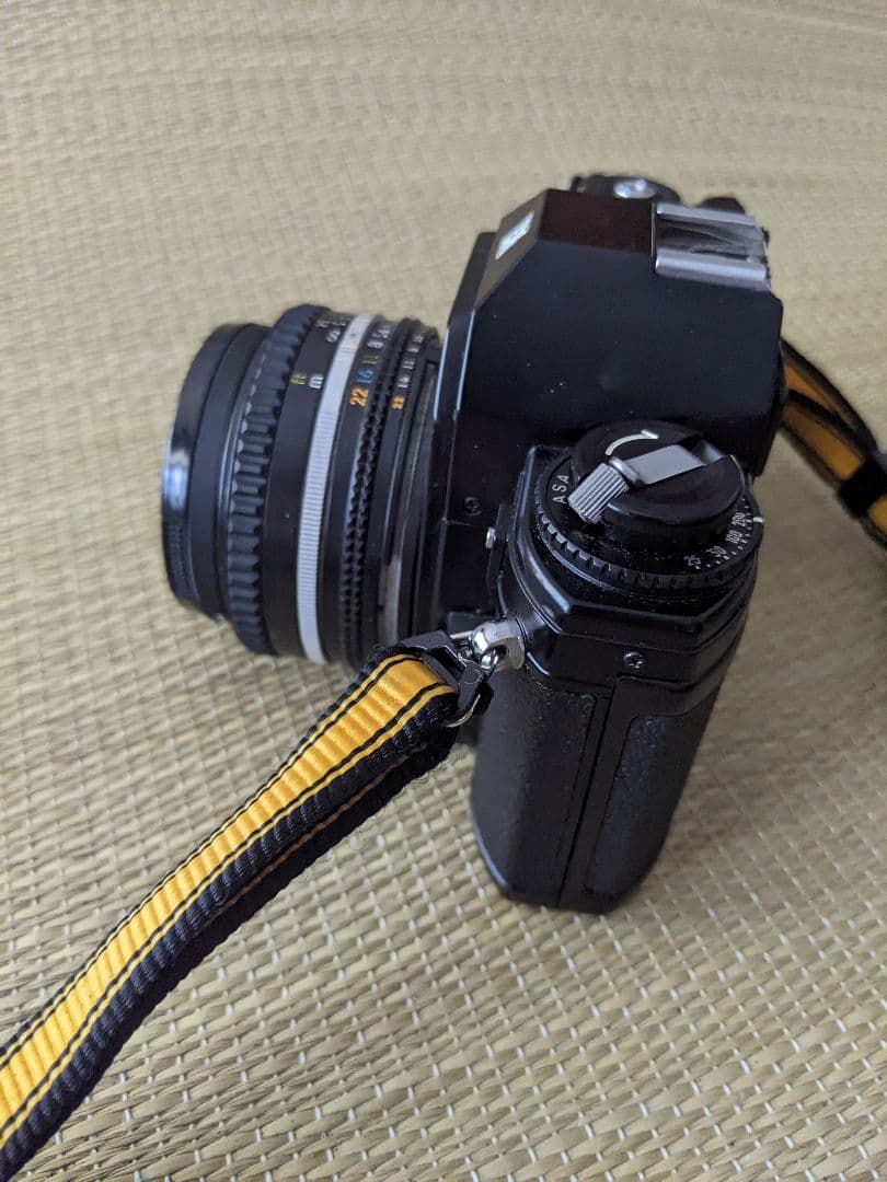 ⑦ニコン　Nikon EM 　一眼レフカメラ