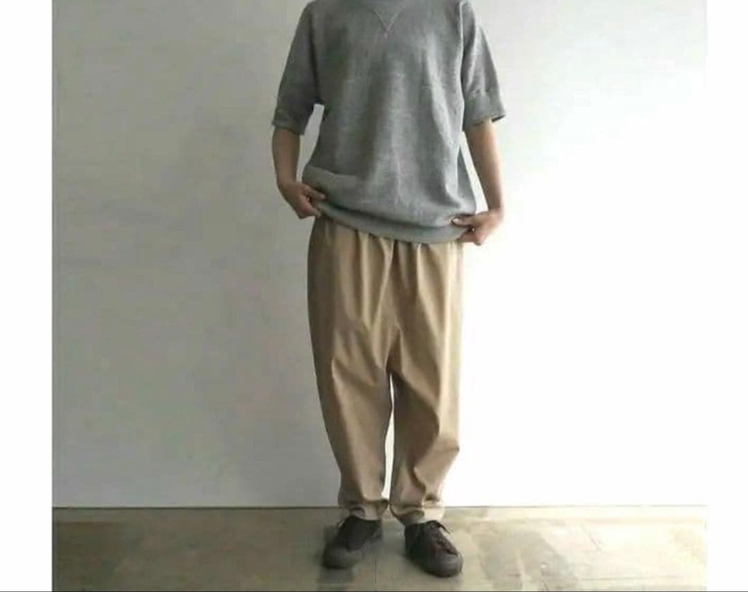 TENNE HANDCRAFTED MODERNシャーリングパンツベージュ