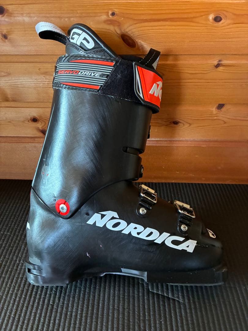Nordica Dobermann 150 ブーツ　26-26.5 7シェル
