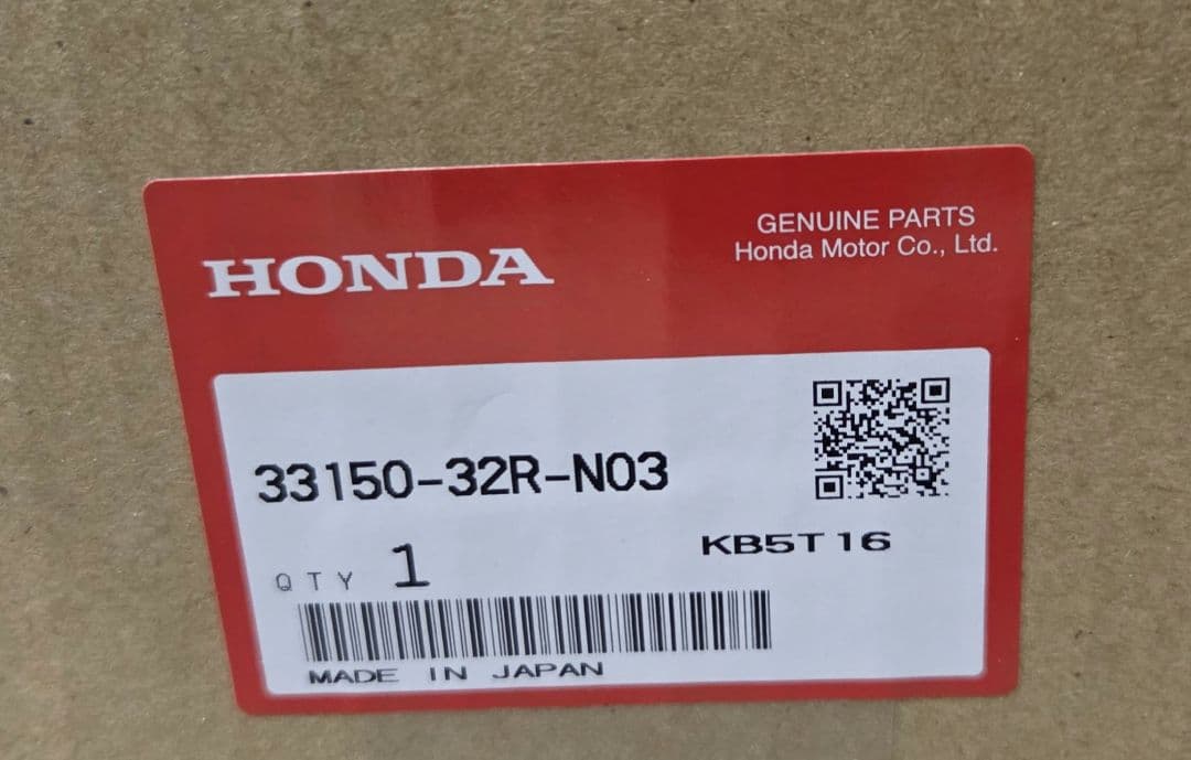 JF5　HONDA　N-BOX　左側