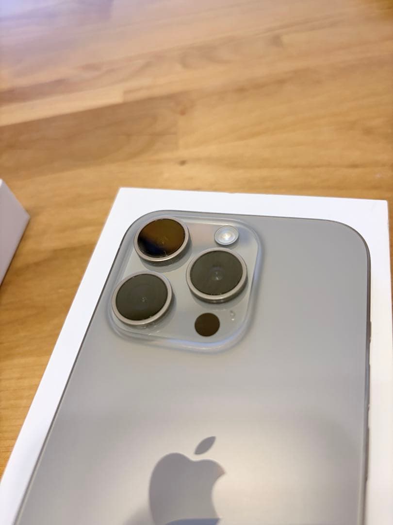 iPhone 15 Pro 128gb ナチュラルチタン　simフリー