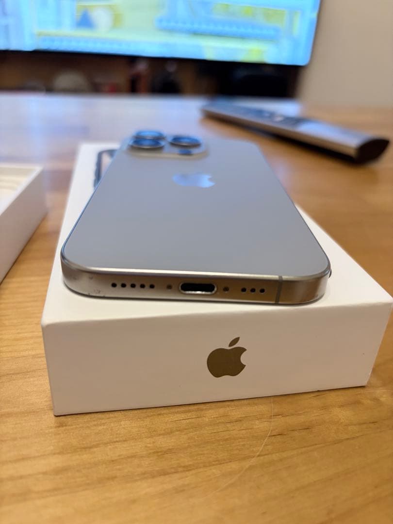 iPhone 15 Pro 128gb ナチュラルチタン　simフリー