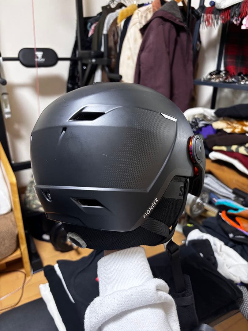 SALOMON PIONEER ヘルメット マットブラック　バイザーヘルメット