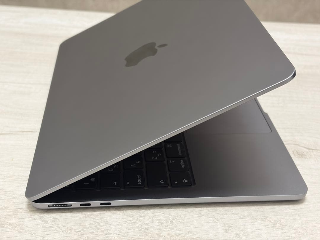 Apple MacBook Air M2メモリ8GB SSD256GB