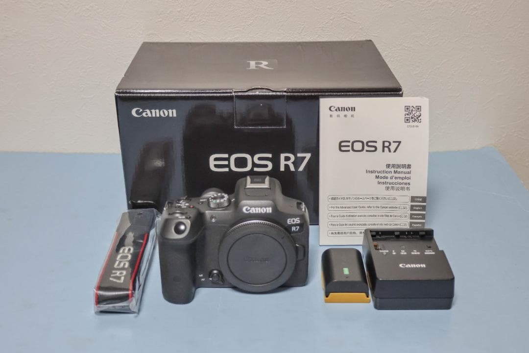 CANON　EOS R7　ボディー