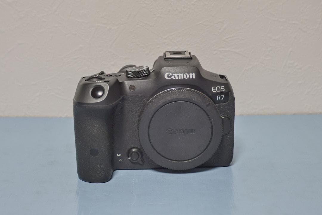CANON　EOS R7　ボディー