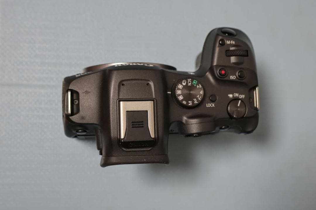 CANON　EOS R7　ボディー