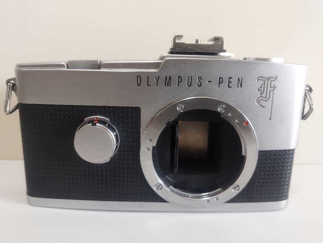 OLYMPUS PEN Fカメラ＆F.ZuikoAuto-S＆フィルム3個付き♪