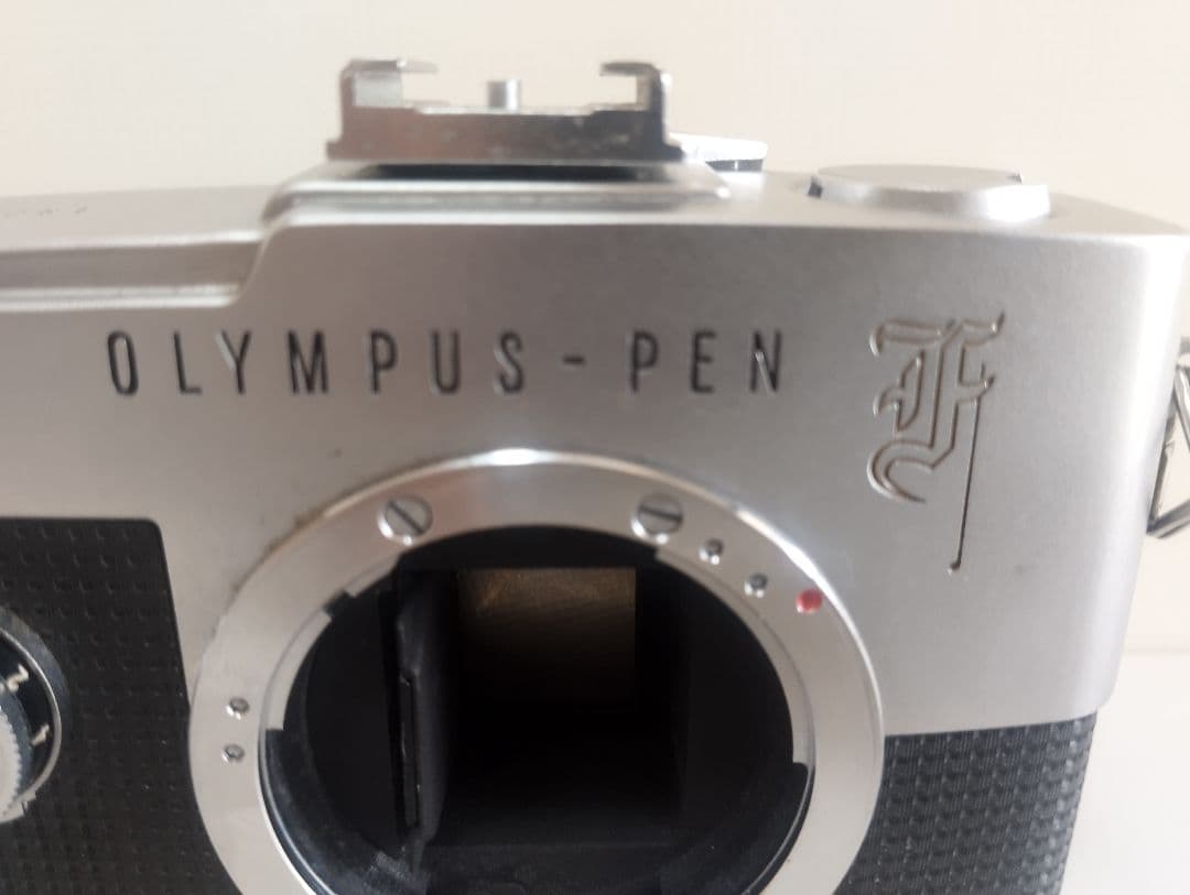 OLYMPUS PEN Fカメラ＆F.ZuikoAuto-S＆フィルム3個付き♪