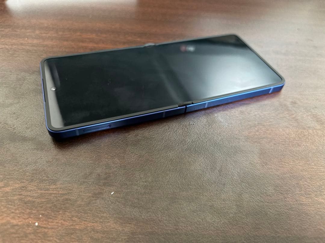 Galaxy Z Flip7 (SIMフリー) 256GB ブルーシャドウ