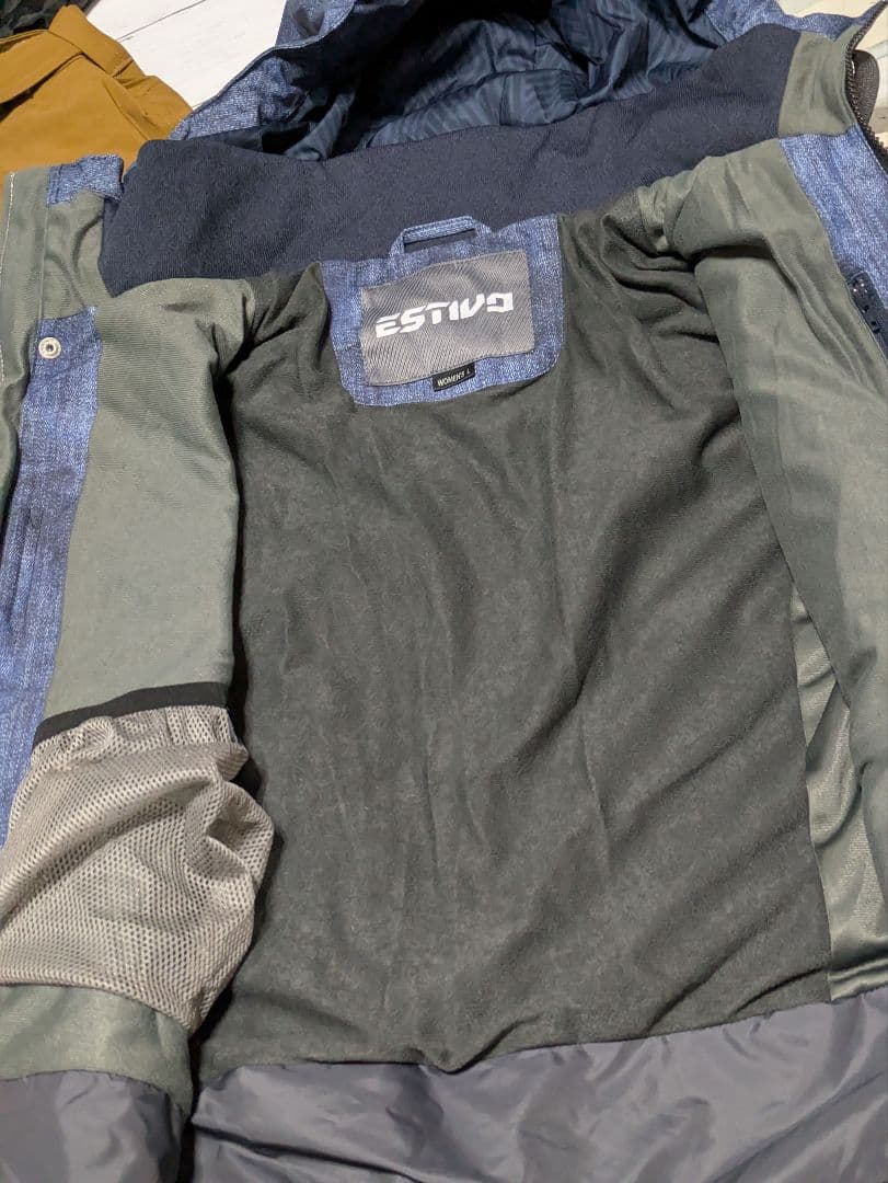 ESTIVO レディーススノーボードスノボースキーウェア　サイズM