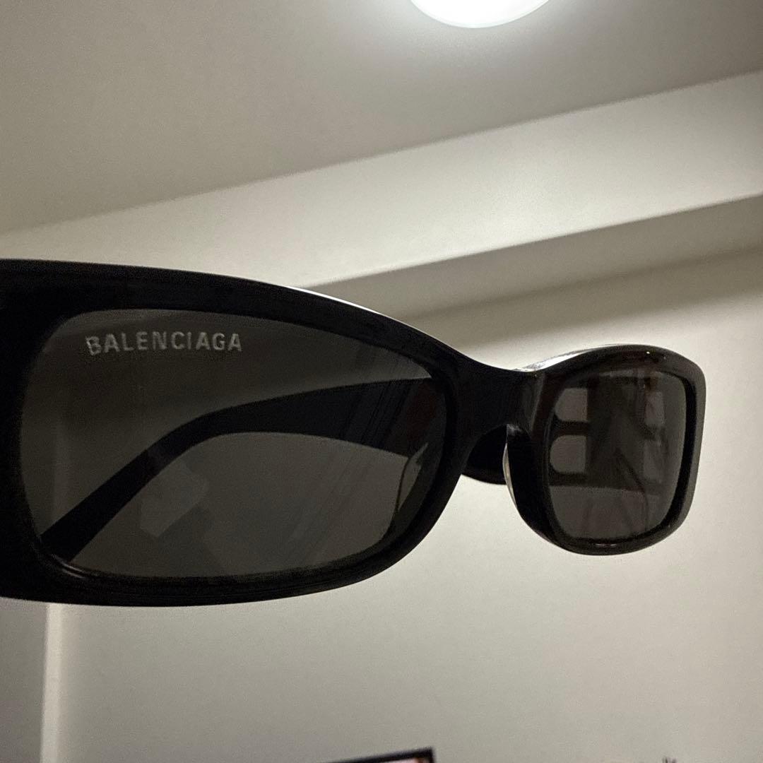 BALENCIAGA ブラックサングラス