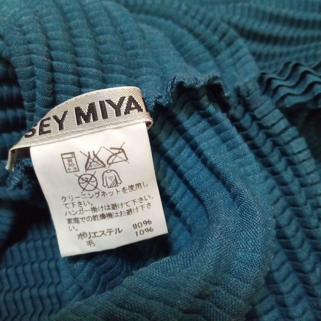 ISSEY MIYAKE　ウール混　ハイネック　ドルマントップス　鱗プリーツ