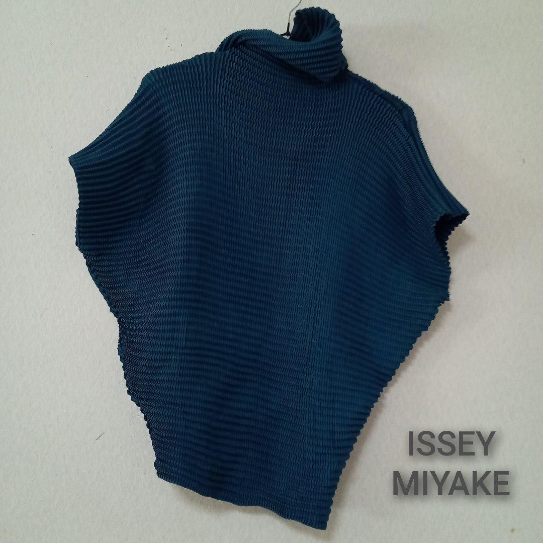 ISSEY MIYAKE　ウール混　ハイネック　ドルマントップス　鱗プリーツ