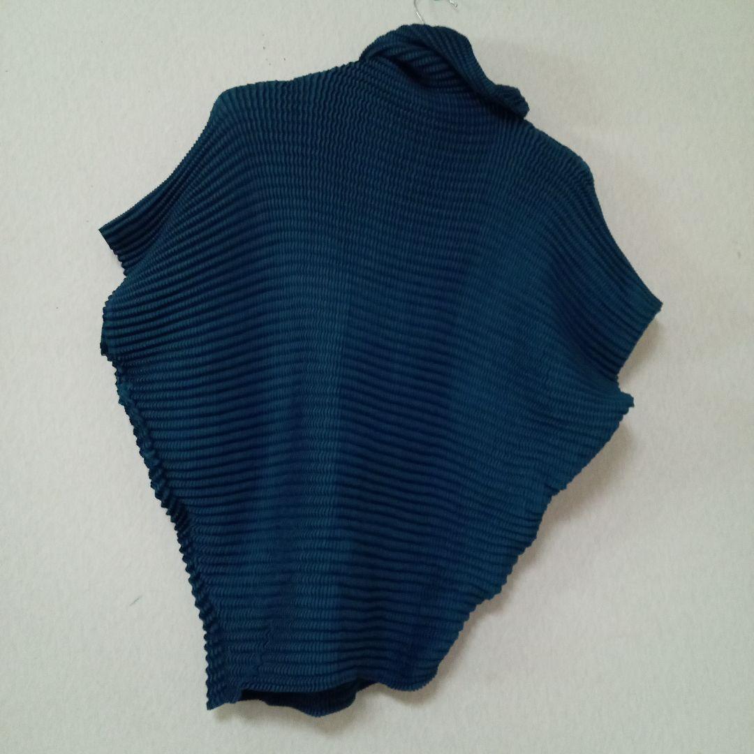 ISSEY MIYAKE　ウール混　ハイネック　ドルマントップス　鱗プリーツ